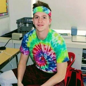 Meet your Posher, Logan